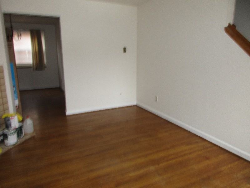 1795 Northwest Ct #B - Photo 2 of 7