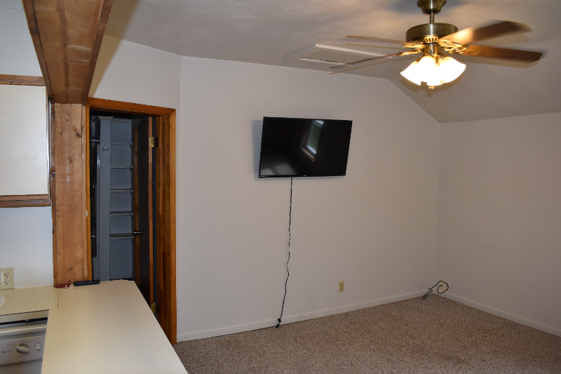 502 S Pine St #C - Photo 5 of 9