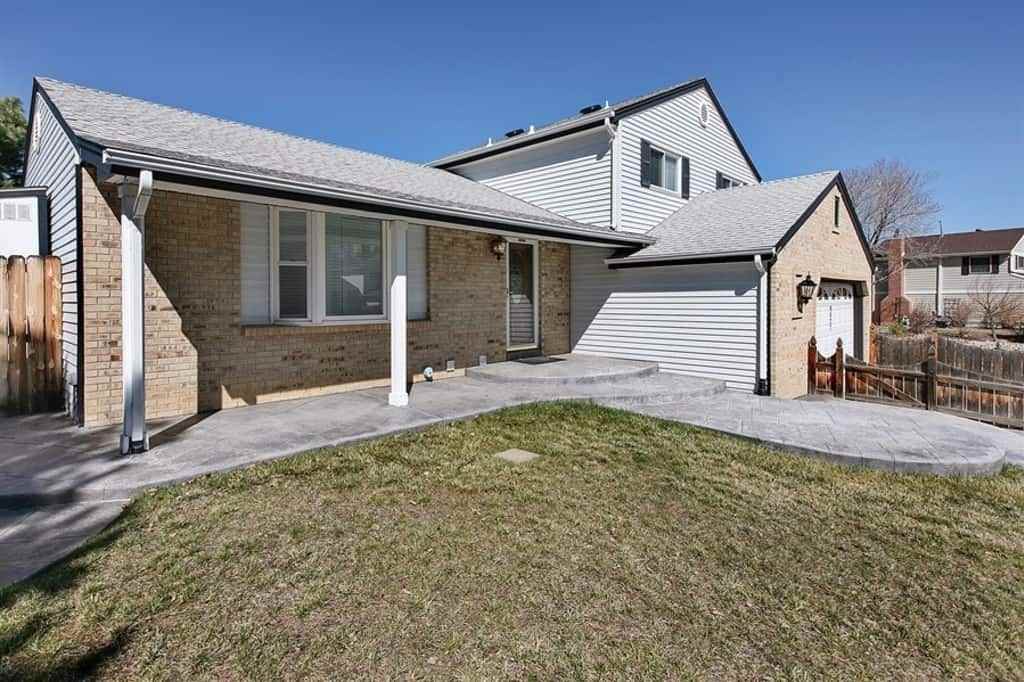9827 W Roxbury Pl - Photo 2 of 23