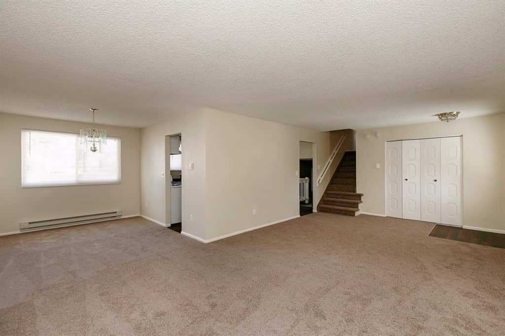 9827 W Roxbury Pl - Photo 3 of 23