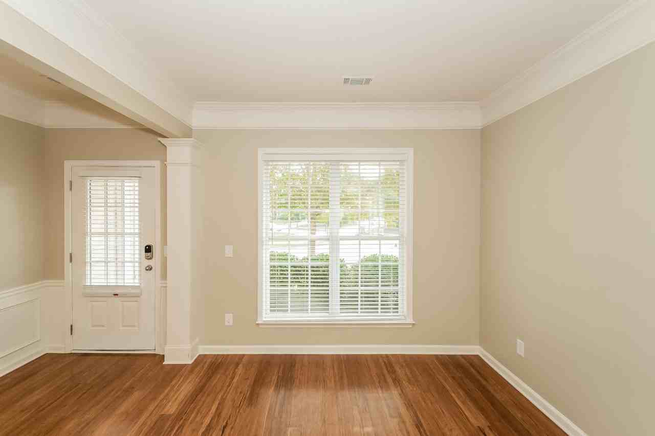 944 Idlewood Dr - Photo 2 of 23