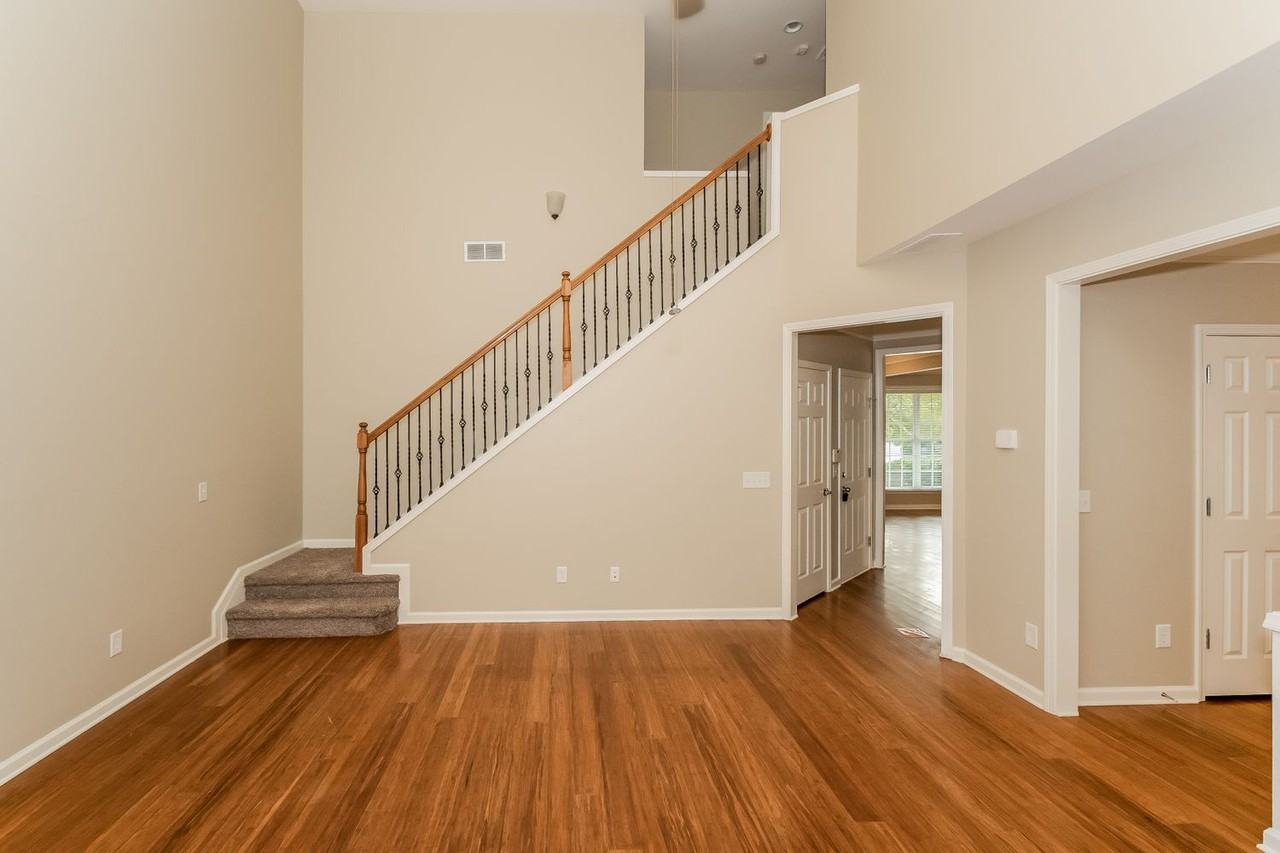 944 Idlewood Dr - Photo 3 of 23