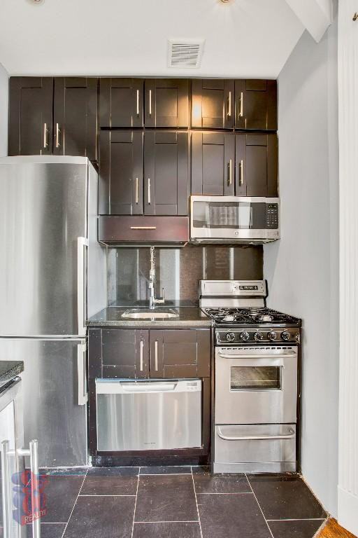 234 Mott St #21 - Photo 5 of 10