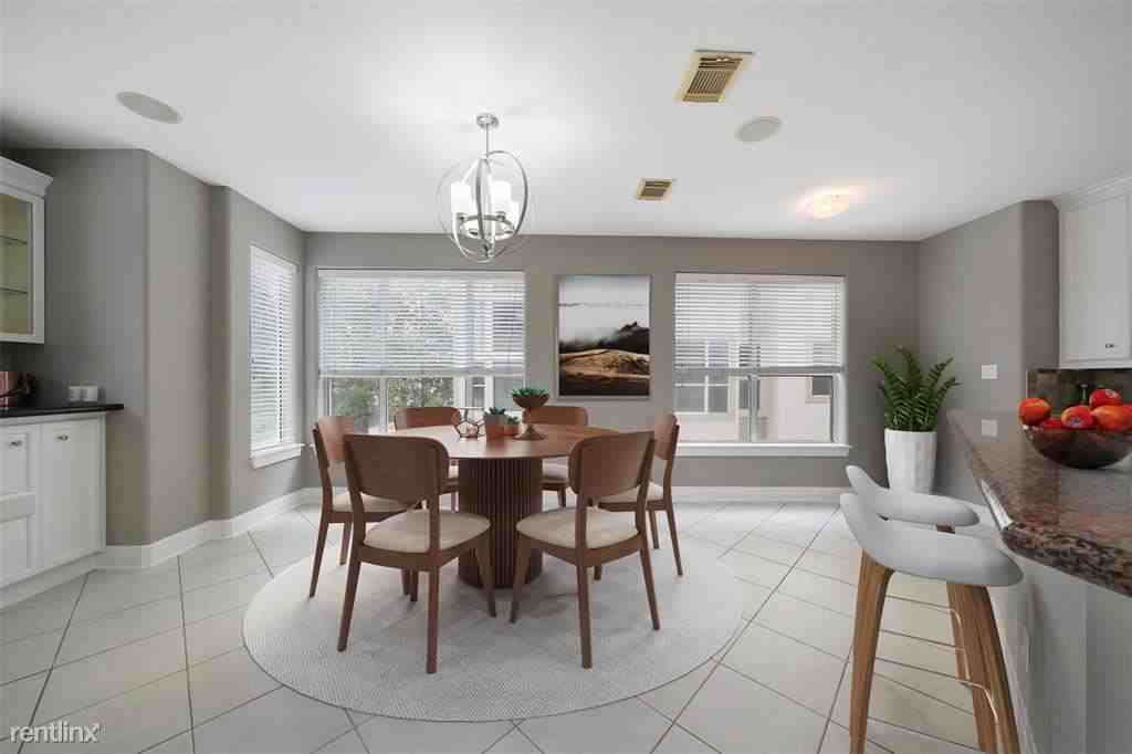332 332 Asbury St - Photo 2 of 5