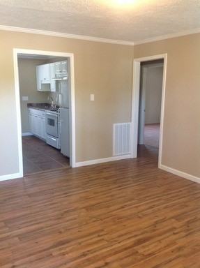 131 Jacobs Ln - Photo 2 of 21