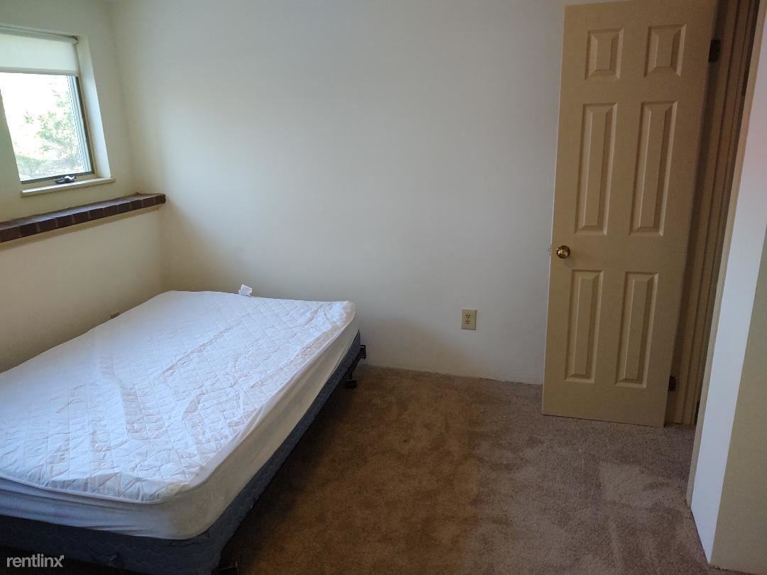 206 W Spencer St - Photo 3 of 8