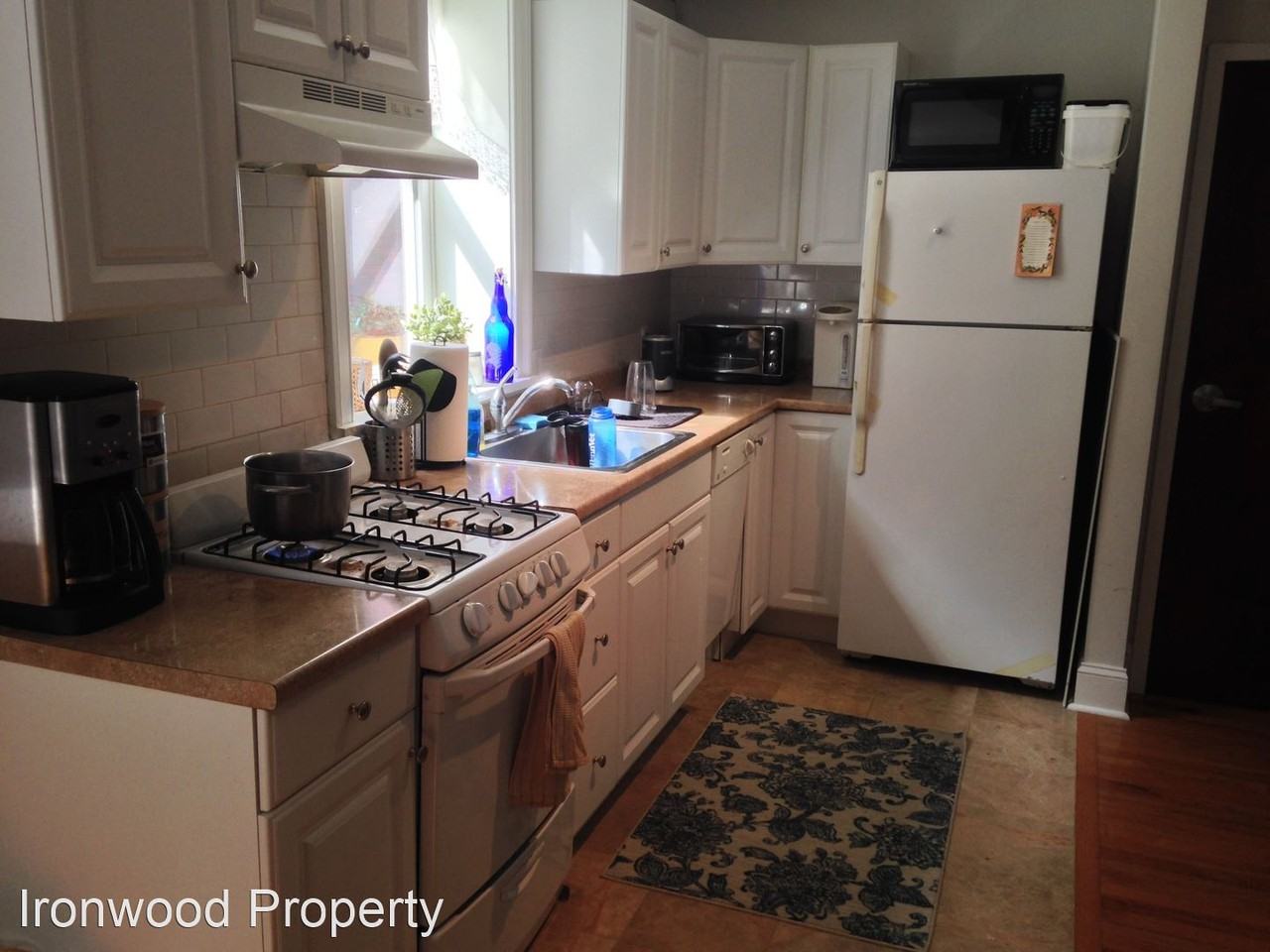 4616 Spruce St - Photo 2 of 9