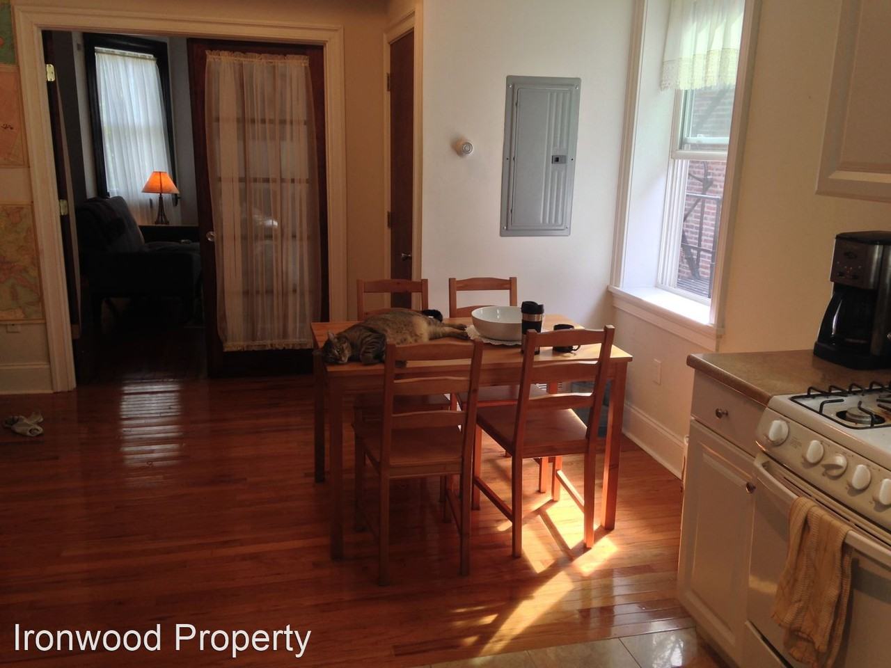 4616 Spruce St - Photo 3 of 9