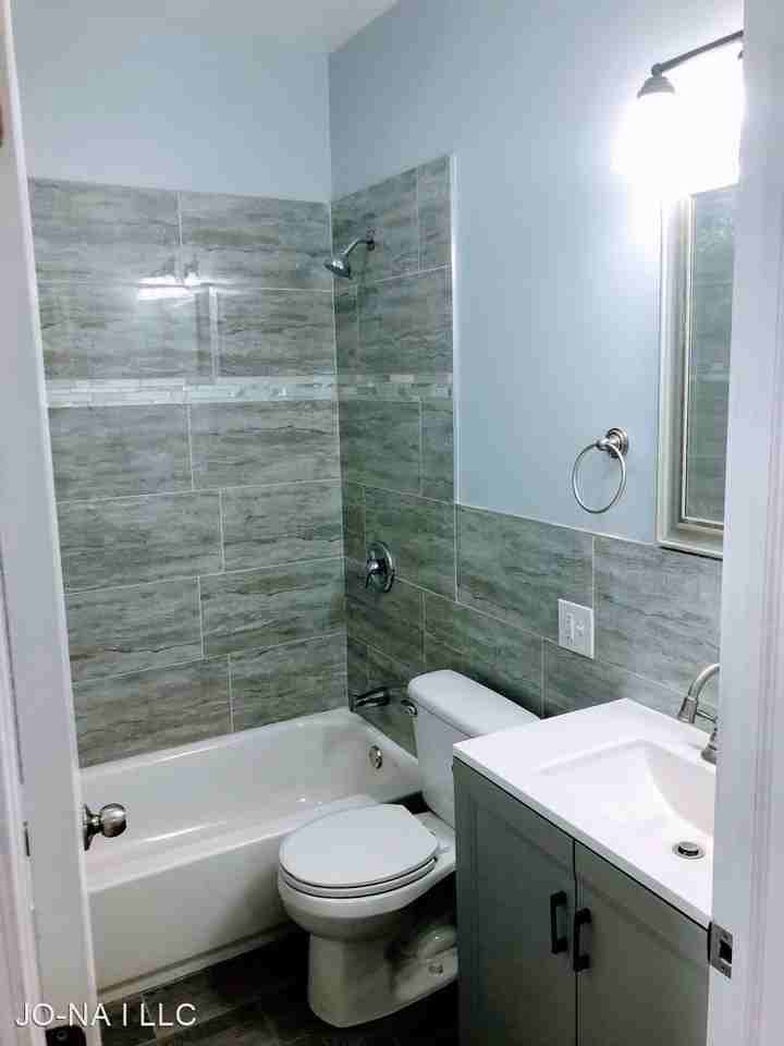 8357 S. Kerfoot Ave. - Photo 3 of 9