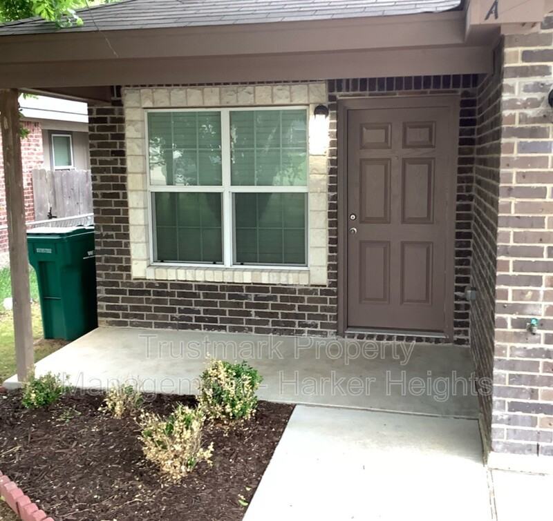 926 Maplewood St #A - Photo 2 of 13