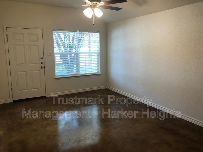 926 Maplewood St #A - Photo 3 of 13