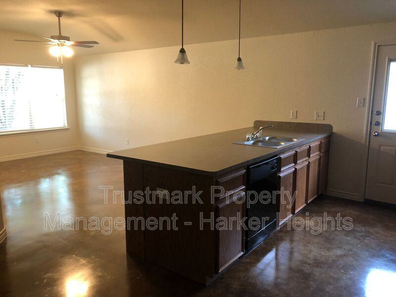 926 Maplewood St #A - Photo 6 of 13