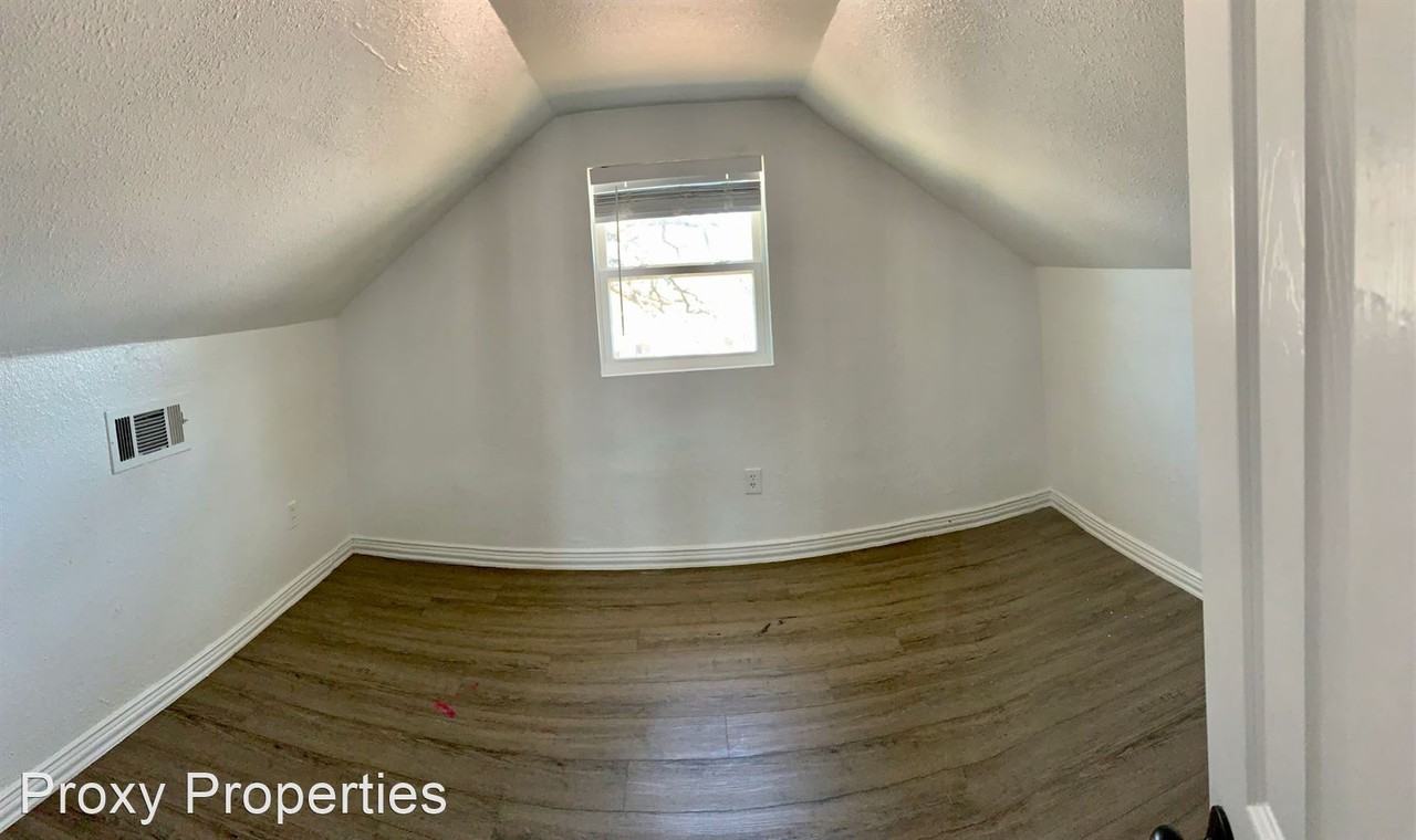 1210 Grant St - Photo 2 of 17