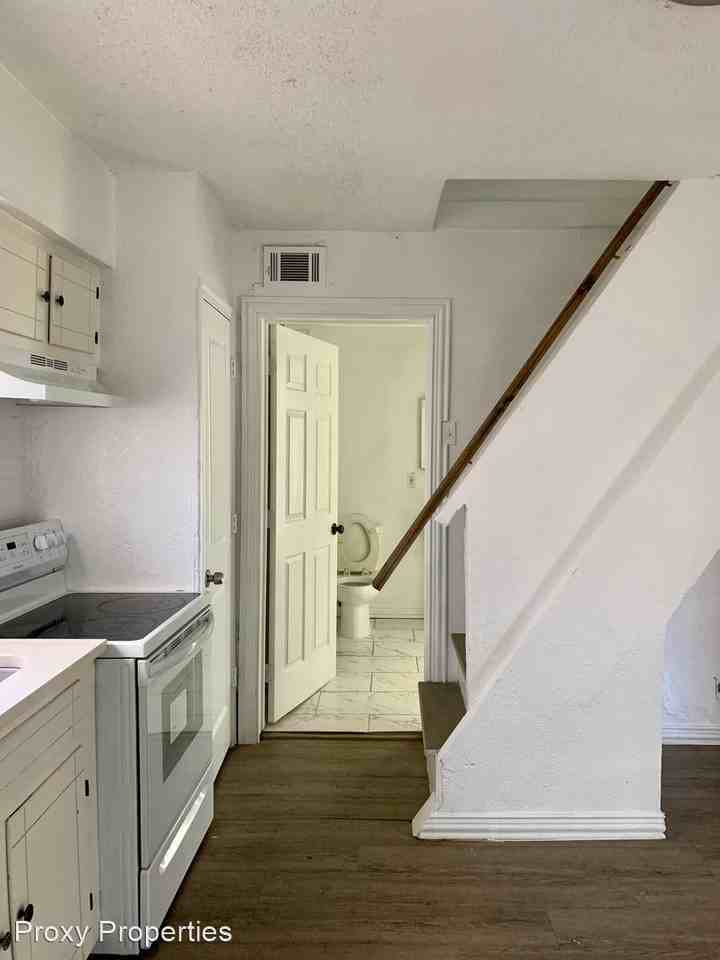1210 Grant St - Photo 3 of 17