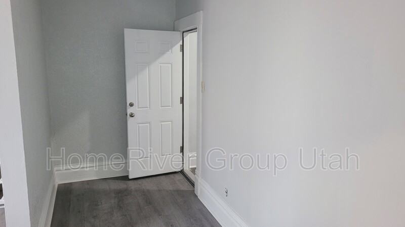 1277 E St #4 - Photo 4 of 9