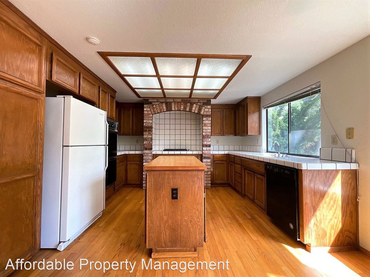 44125 Glendora Dr - Photo 2 of 15