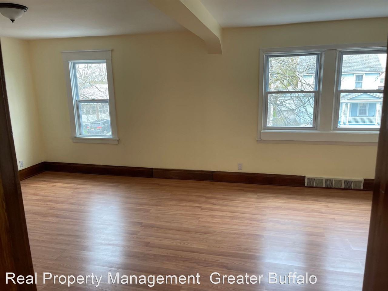 Great 2 BR Upper Very Quiet - Photo 2 of 9