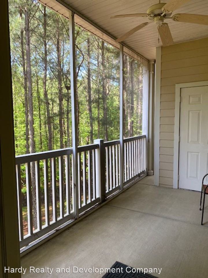 3113 Village Blvd Se - Photo 3 of 17