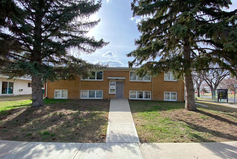 1106 Mcintosh St Apartments in Rosemont Mount Royal, Regina, SK S4T
