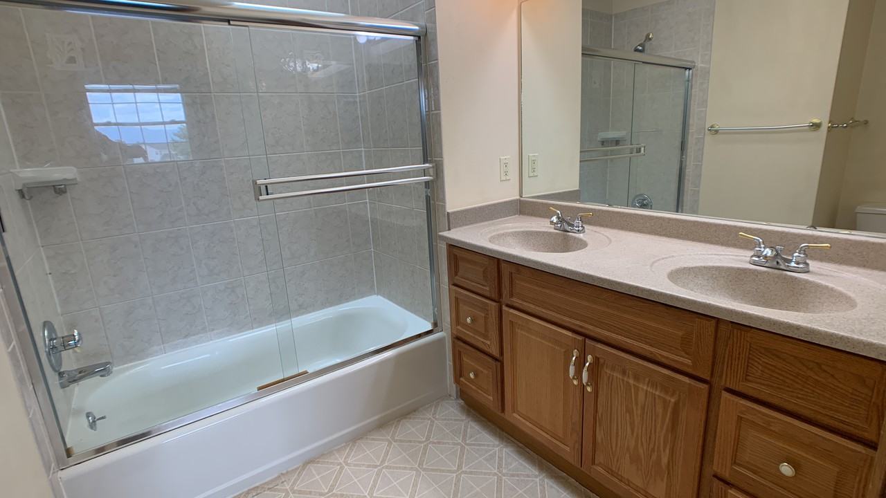 7920 Telegraph Dr - Photo 6 of 15