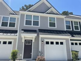 featured image of 121 Grand Palm Ln