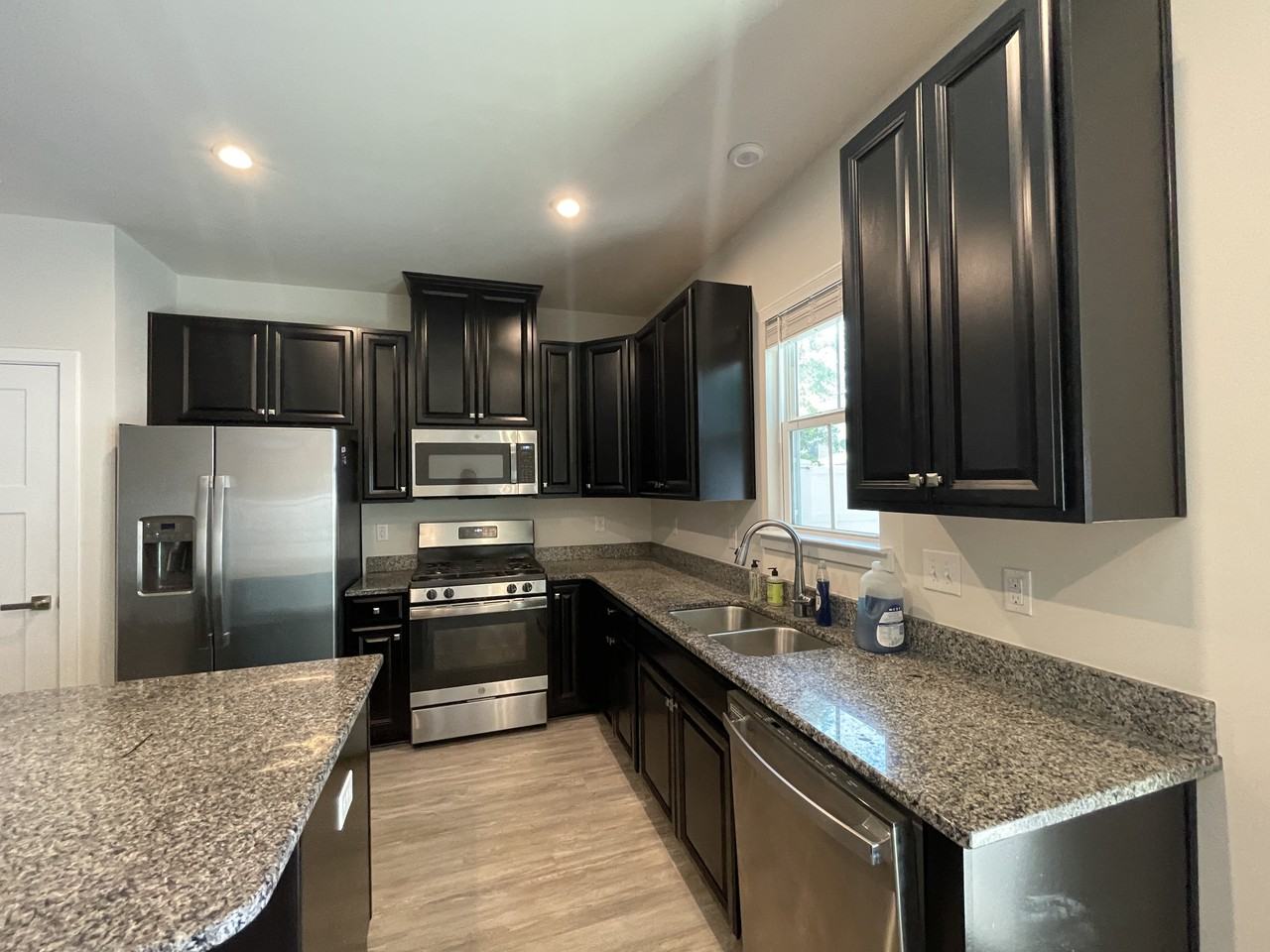 121 Grand Palm Ln - Photo 2 of 13