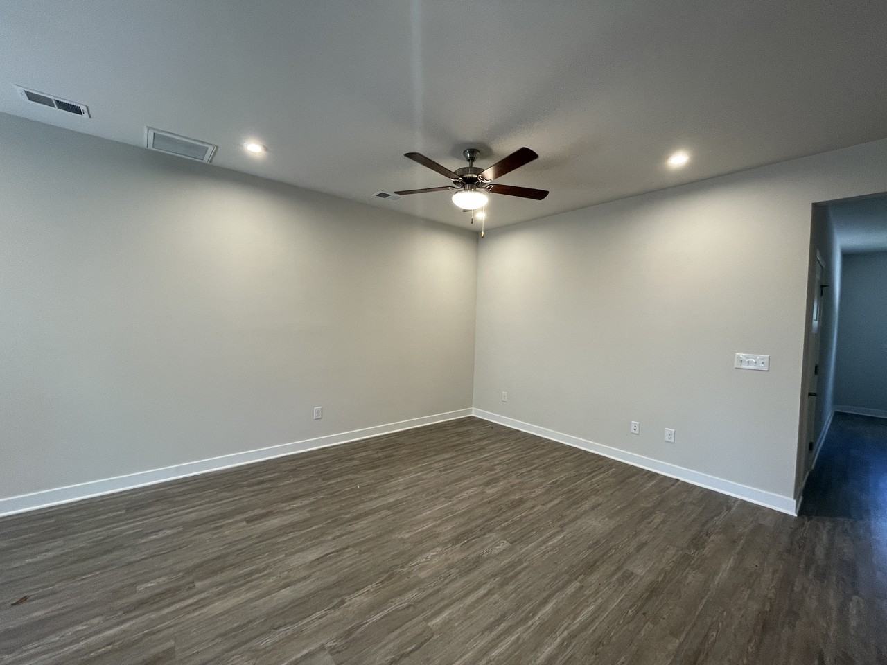 121 Grand Palm Ln - Photo 3 of 13