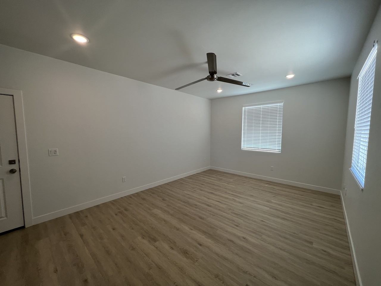 1060 W Province Way #127 - Photo 5 of 19