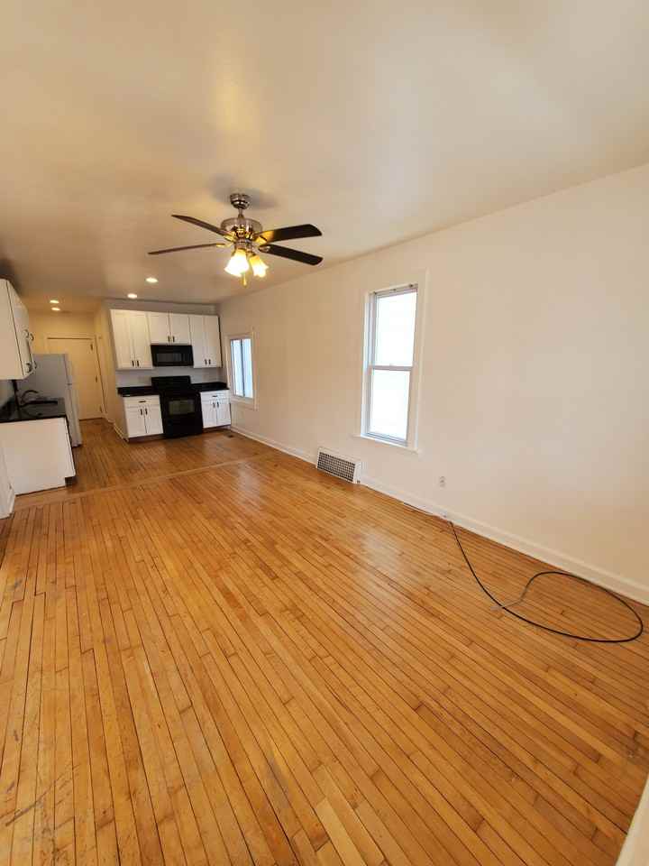 526 E Burleigh St - Photo 2 of 16