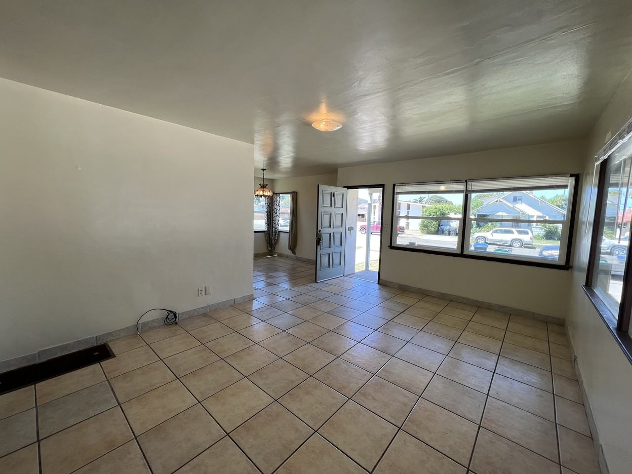 224 N J St - Photo 3 of 14