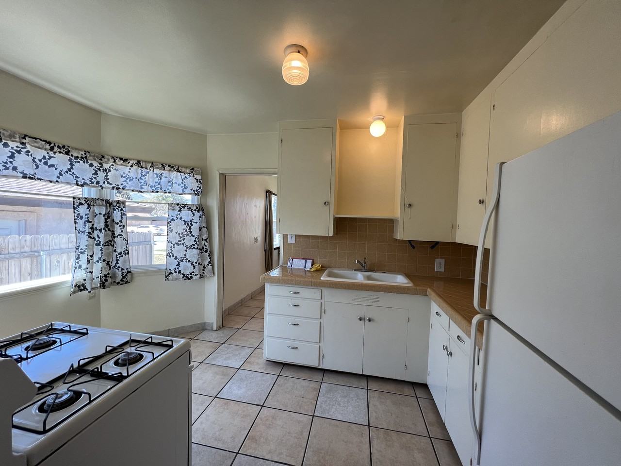 224 N J St - Photo 5 of 14