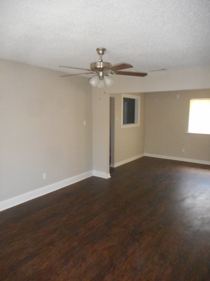 1452 Glasgow Rd - Photo 3 of 14