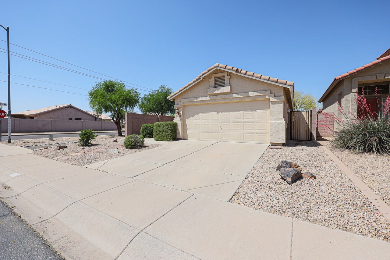 1218 W Rose Marie Ln - Photo 2 of 34