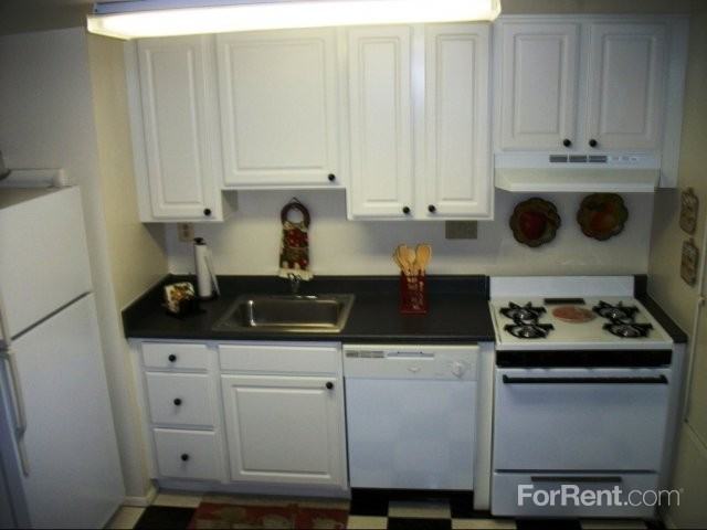 The Townhomes at River's Gate - Photo 3 of 19