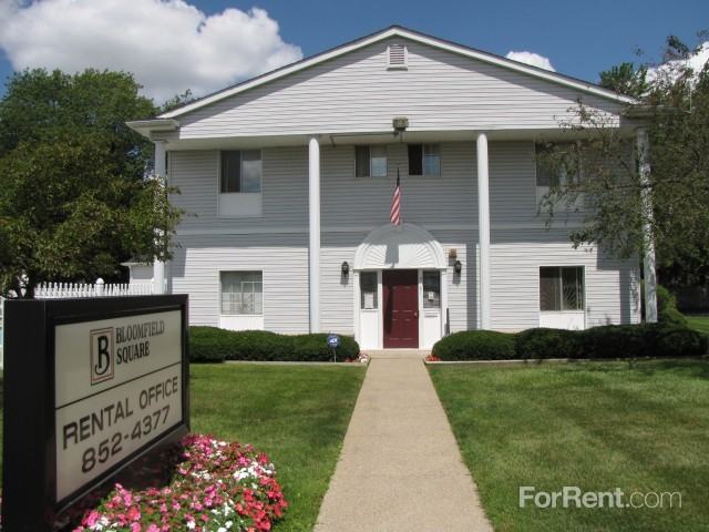 Bloomfield Square Apartments - Photo 2 of 15