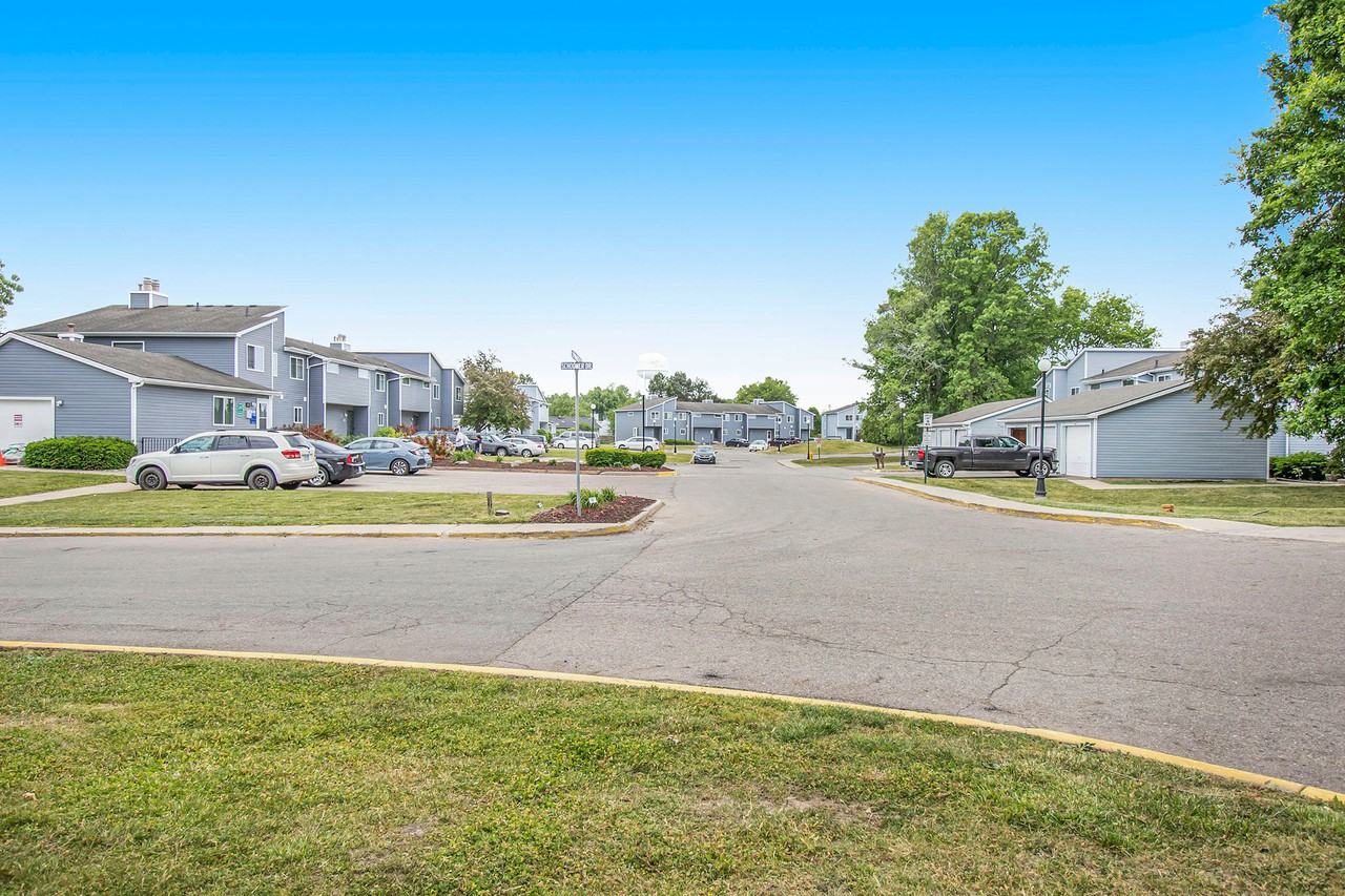 Westwind Townhomes - Photo 7 of 38