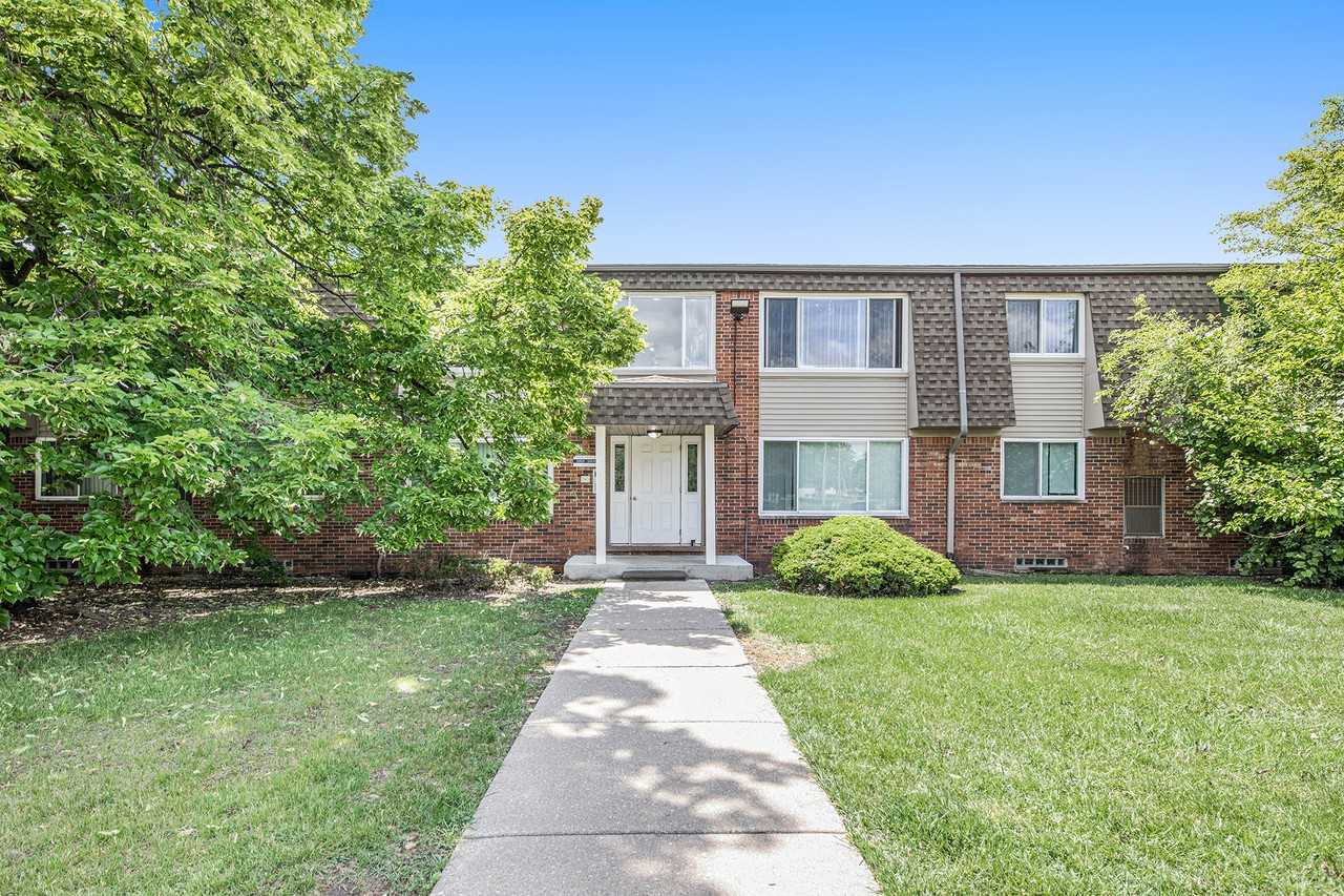 Midtown Square Apartments - Photo 2 of 32