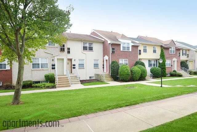 Plymouthtowne Apartments - Photo 3 of 7