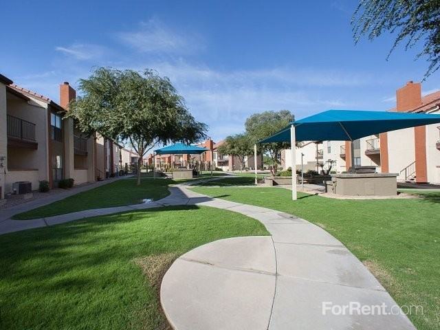 Serafina at South Mountain - Photo 3 of 18