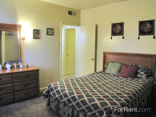 Belcourt Apartments - Photo 3 of 20