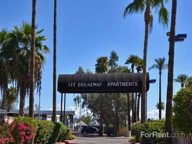 Off Broadway Apartments - Photo 2 of 33