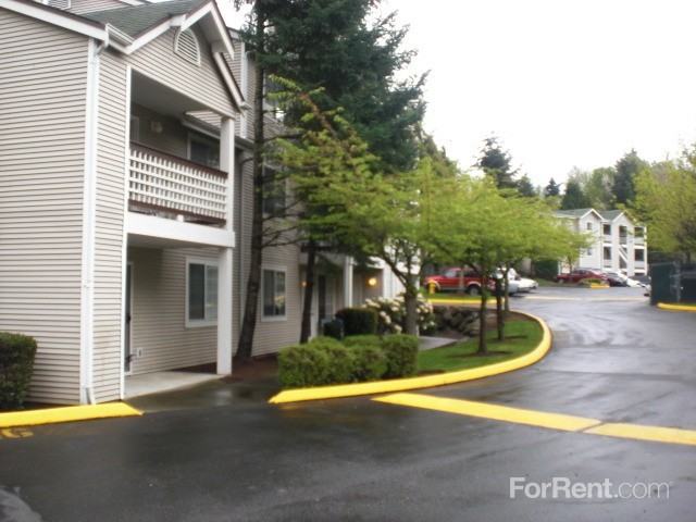 Foster Commons Apartments - Photo 3 of 32