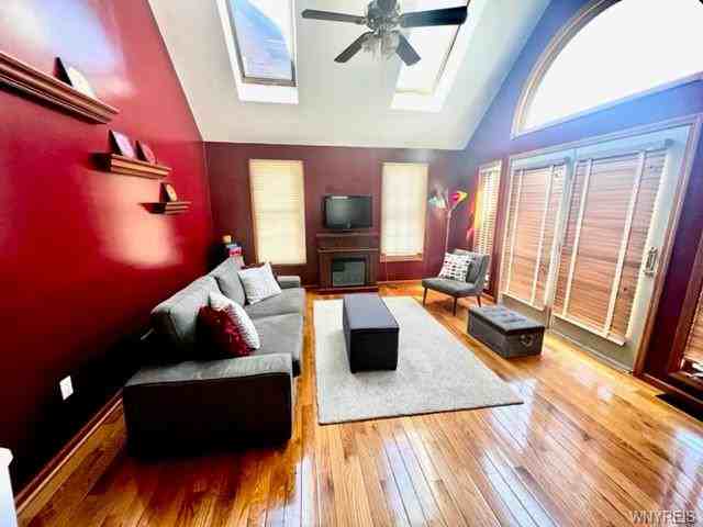 1136 Garrett Ave - Photo 3 of 15