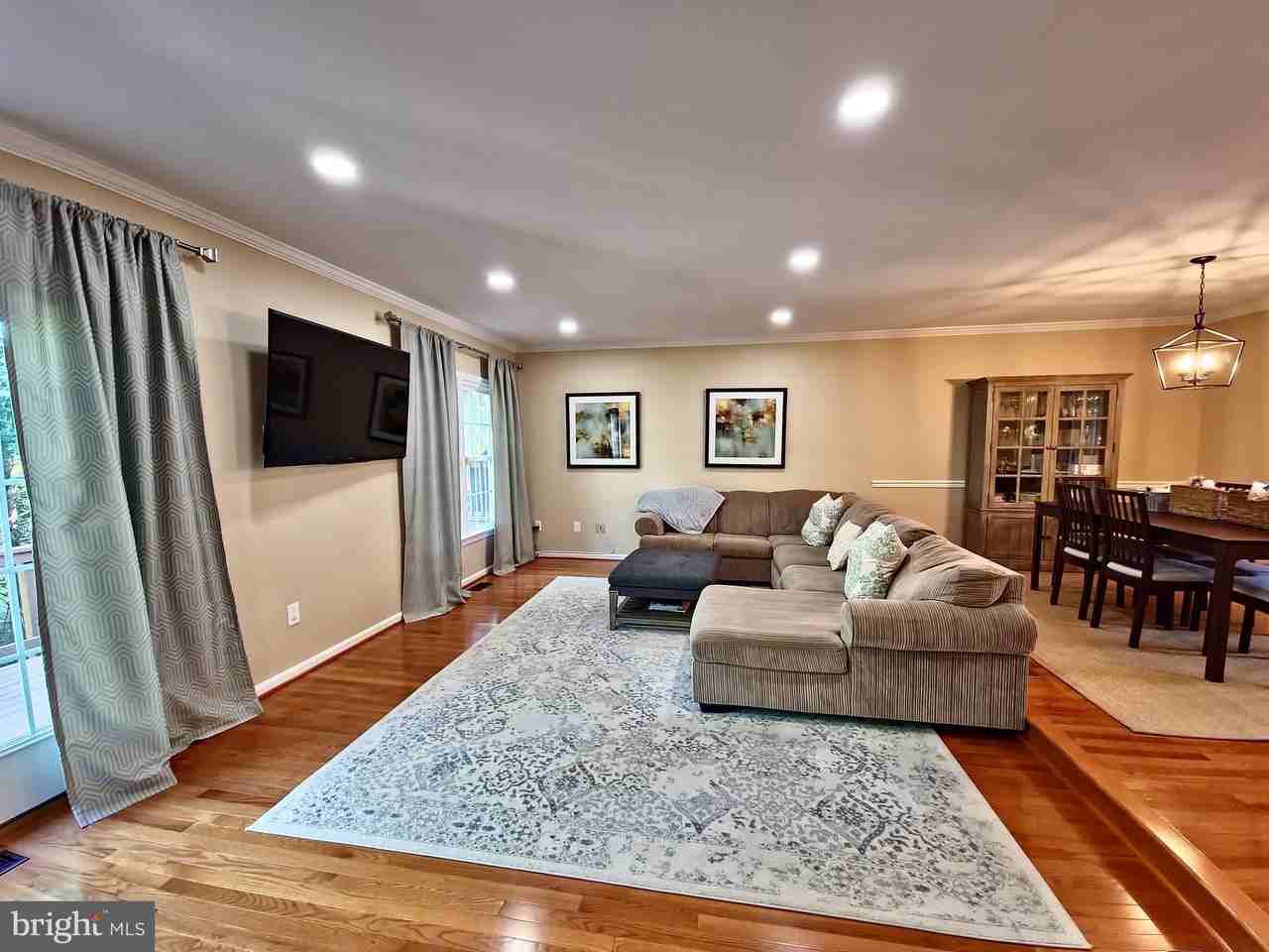 8002 Tanworth Ct - Photo 2 of 34