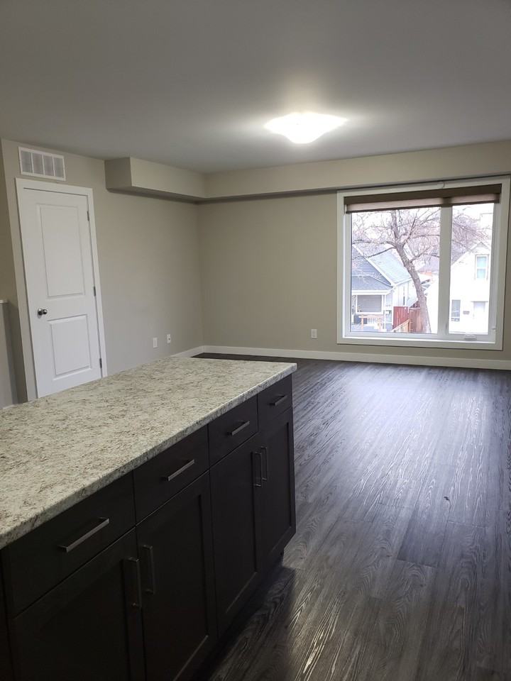 540 Agnes Apartments in Daniel Mcintyre, Winnipeg, MB R3G 1N6 Zumper