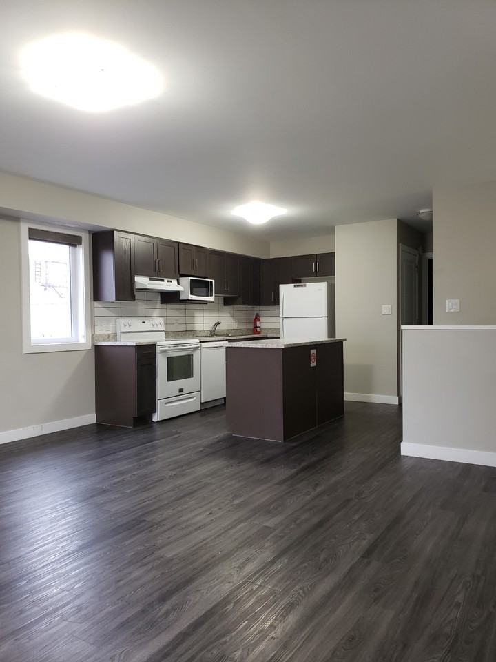 540 Agnes Apartments in Daniel Mcintyre, Winnipeg, MB R3G 1N6 Zumper