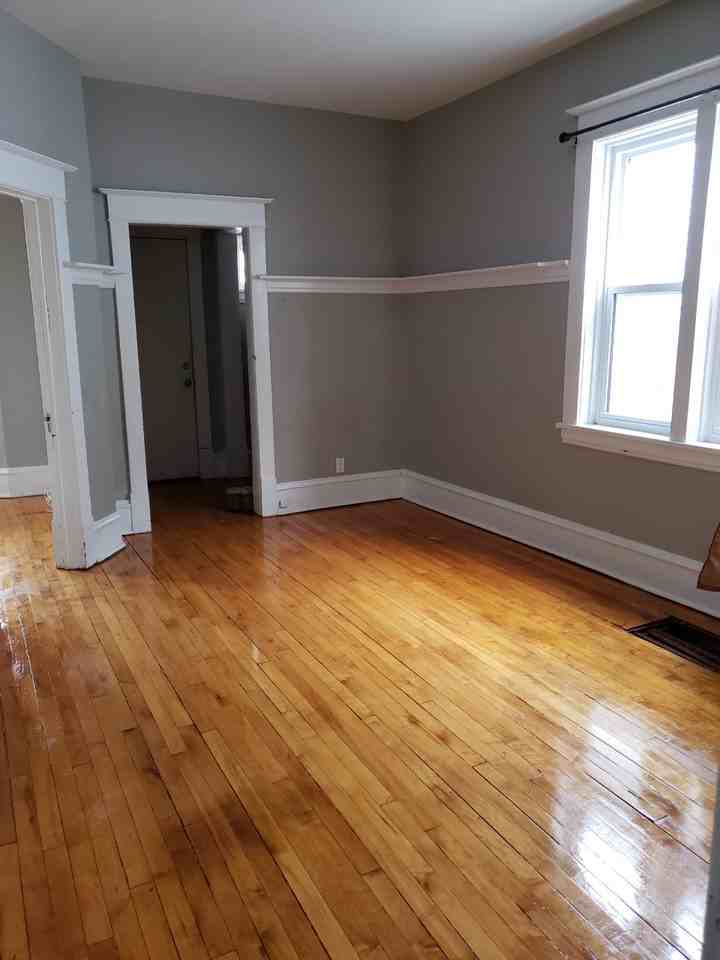 239 Harbison Apartments in Chalmers, Winnipeg, MB R2L 0A6 Zumper