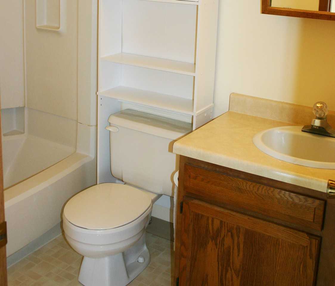 1620 Roe Crest Drive - Photo 3 of 8