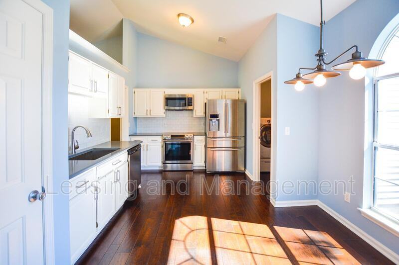 606 Portico Park - Photo 4 of 22