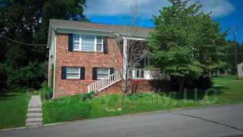 featured image of 202 N Hill St #C